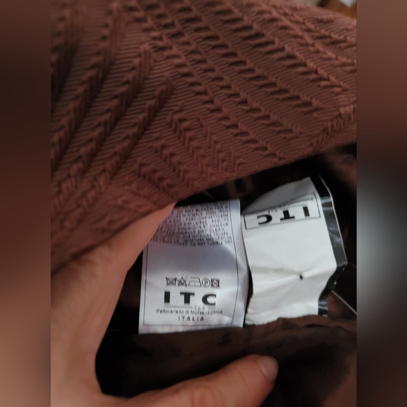 Pre-owned made in Italy textured pencil skirt in like new condition - Picture 5 of 5